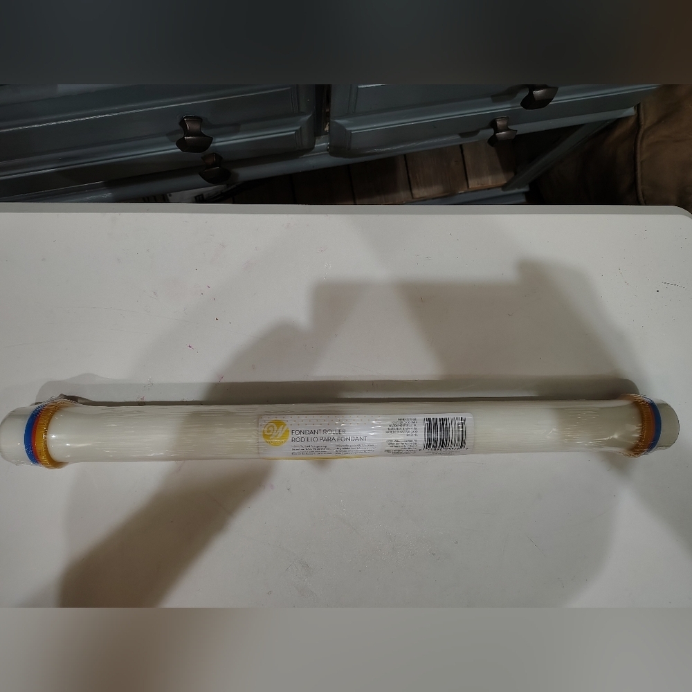 Wilton 20” Fondant Roller Extra Wide With Guide Rings